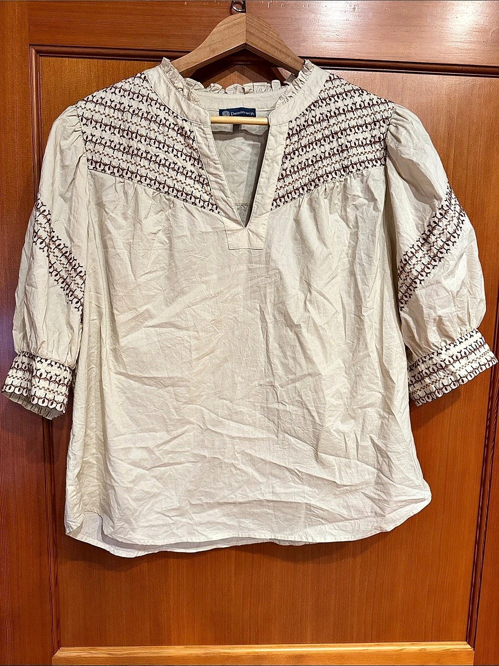 Democracy Embroidered Tunic in Cream & Brown Size XL Like New